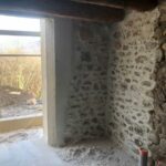 Mur en pierre fraîchement sablé